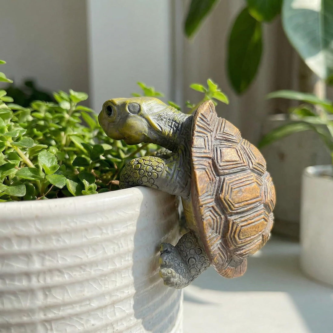 Resin Turtle Garden Statue, Climbing Pose Figurine for Terrarium and Outdoor Decor