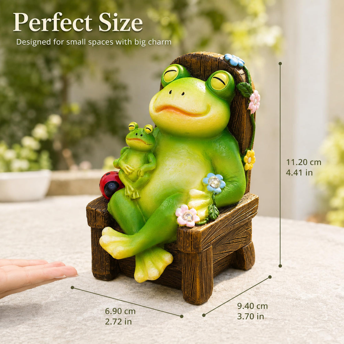 Solar Powered Frog Garden Statue with Automatic Lighting, IP44 Weatherproof